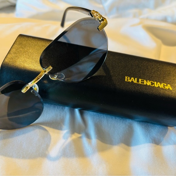 Balenciaga Black and Gold Sunglasses - Picture 3 of 6